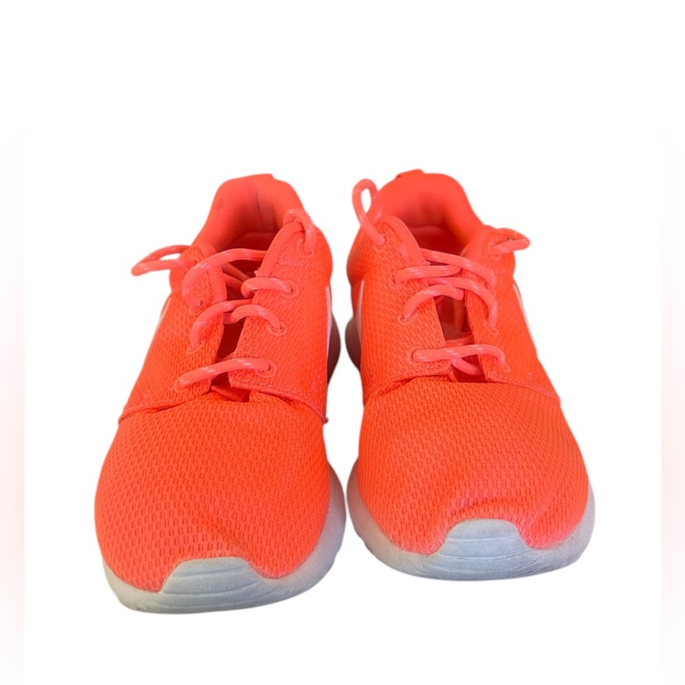 Nike Women's Roshe One Shoe 511882-811 Total Crimson/White Size 6